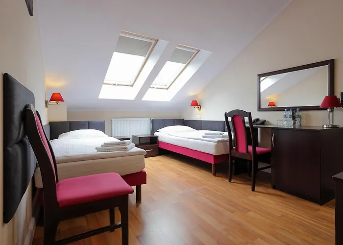 Dworek Rozany Hotel & Restauracja