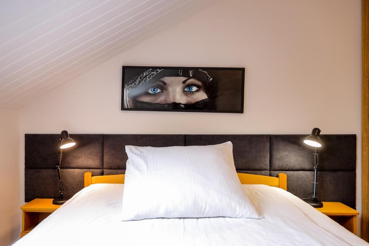 Hotel Dworek Rozany & Restauracja