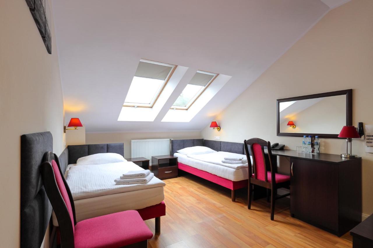 Dworek Rozany & Restauracja 3*