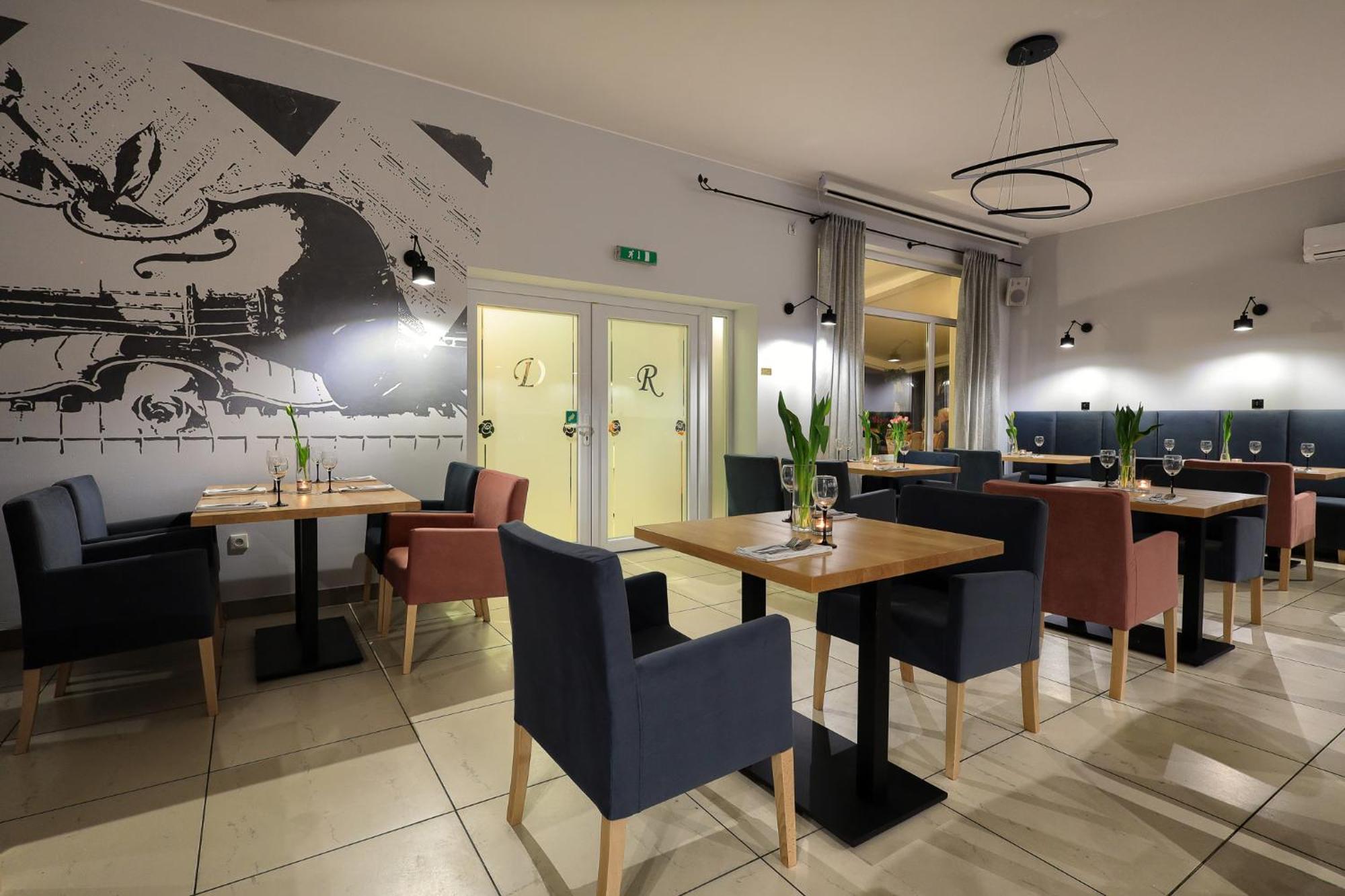 Hotel Dworek Różany Hotel&restauracja 3*