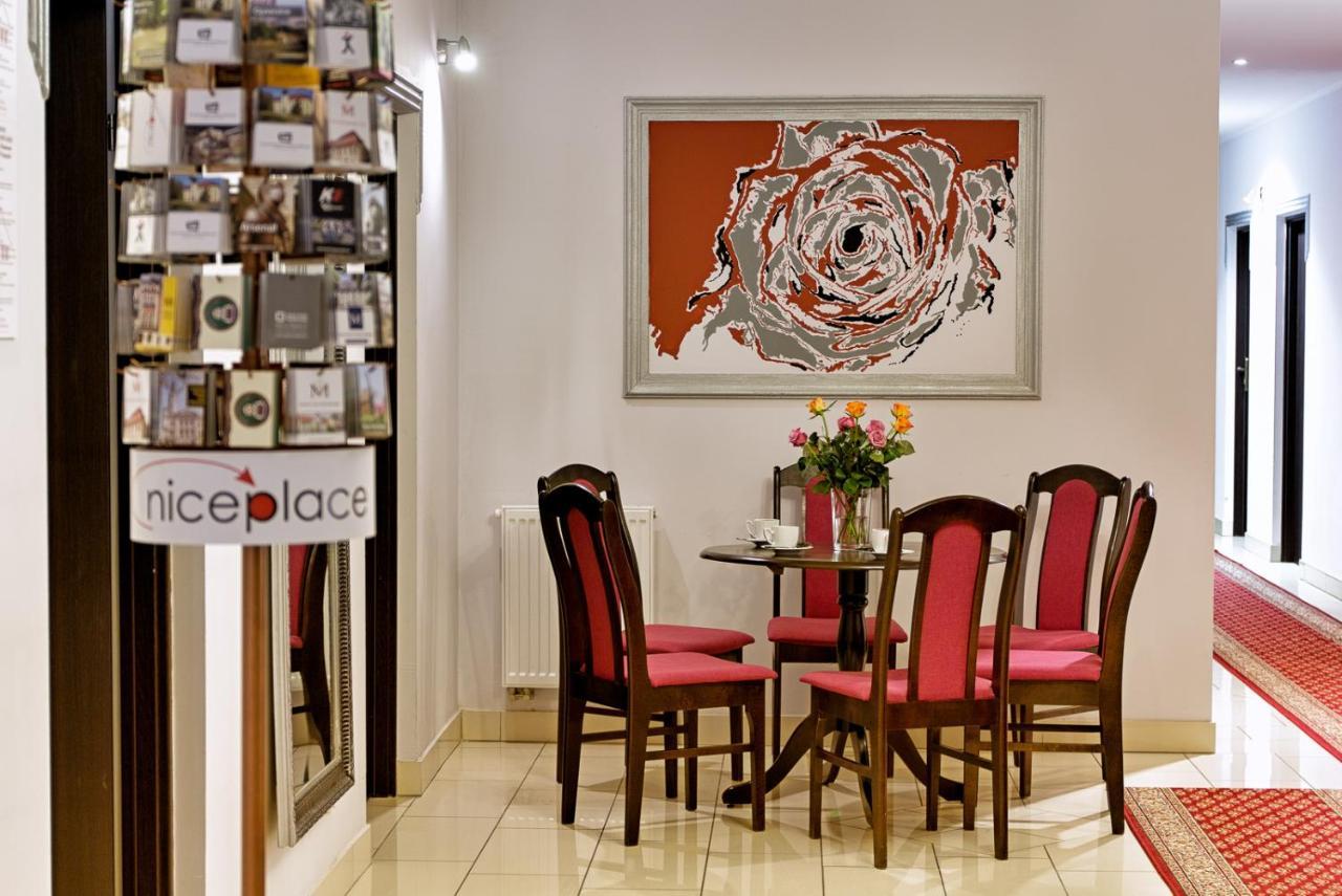 Dworek Różany Hotel&restauracja 3* Namysłów
